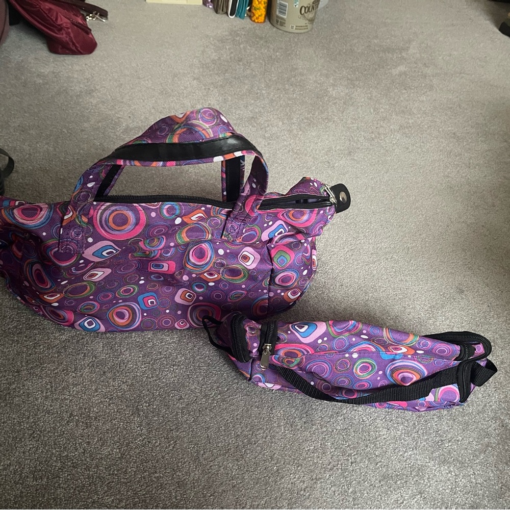 Purple tote bag with matching bathroom bag - Picture 2 of 3